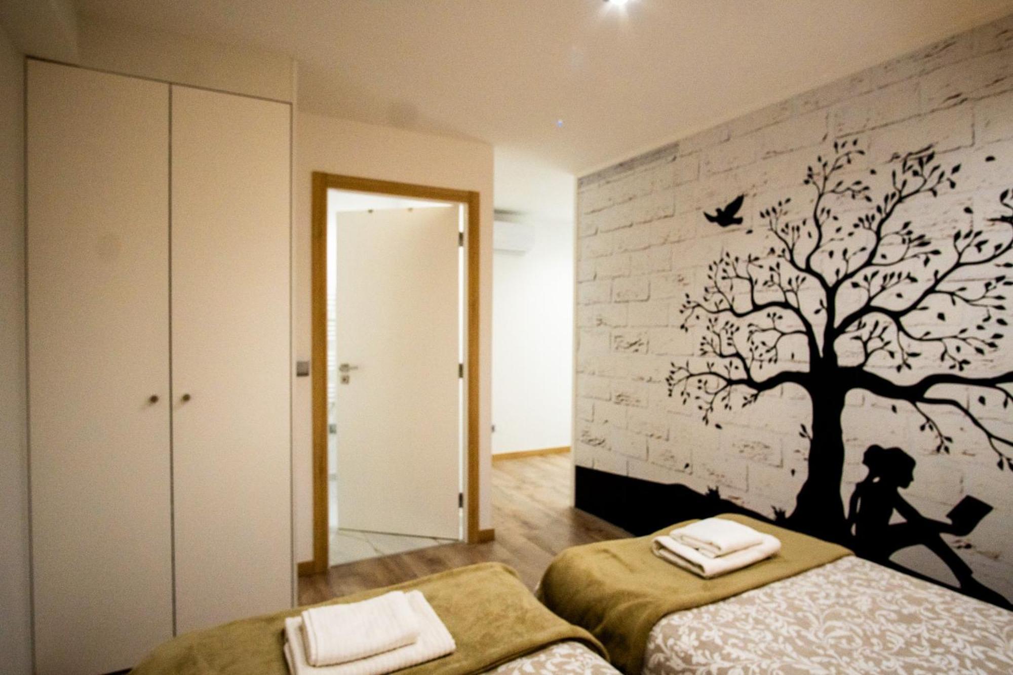 Appartement 1-4 Pers - Aeroport Cdg, Parc Expo, Villepinte - A L'Ombre Du Pin "9" Le Pin  Exterior foto